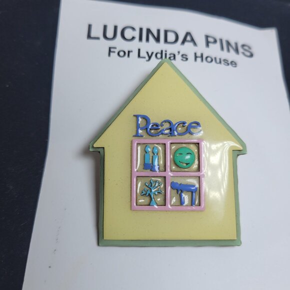 Super Collectible Lucinda Pin -Brooch-Peace - Picture 3 of 3